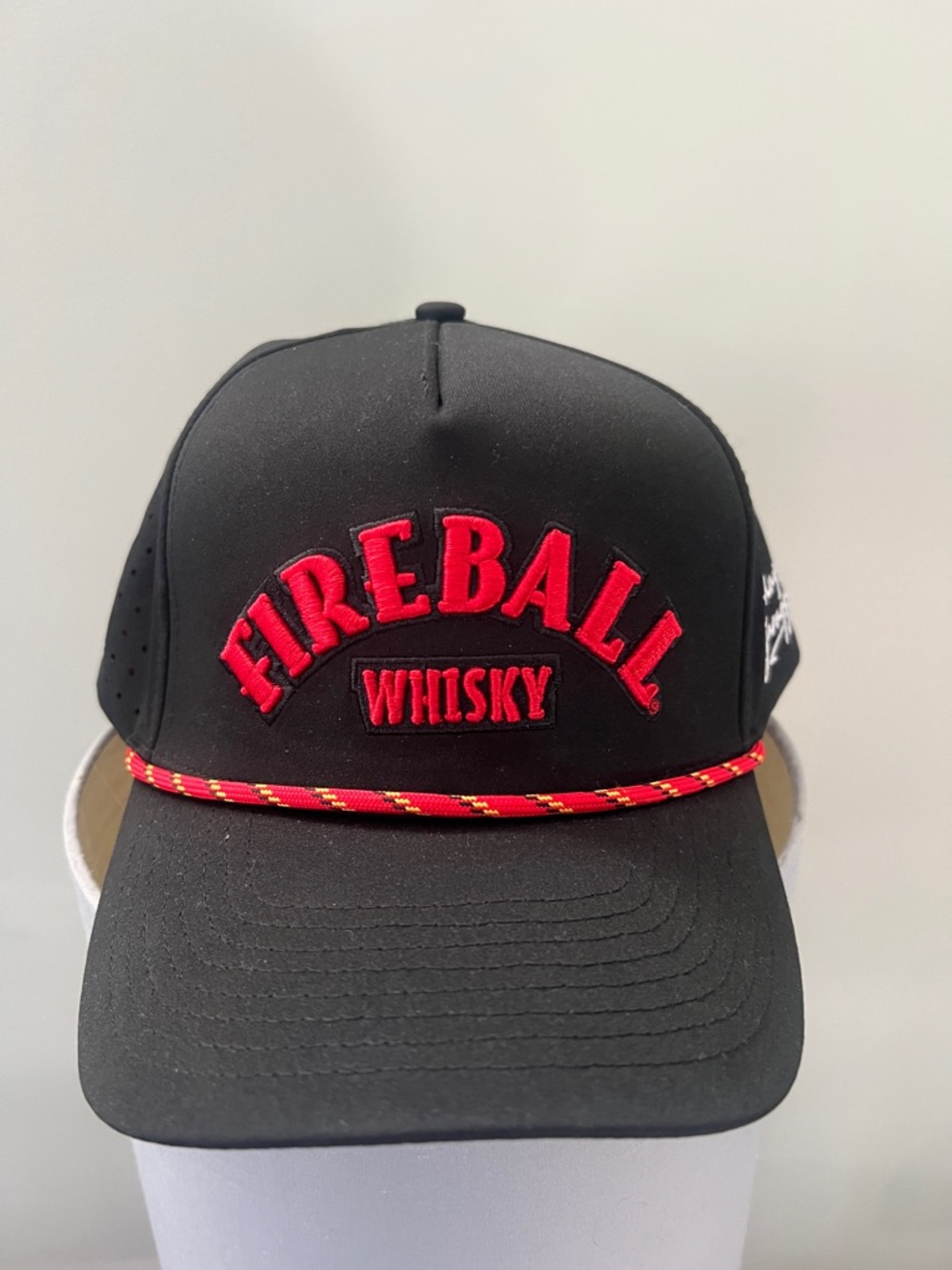 Sunday Swagger Fireball Whisky red Black Rope Hat
Perforated Snapback Golf
Cap